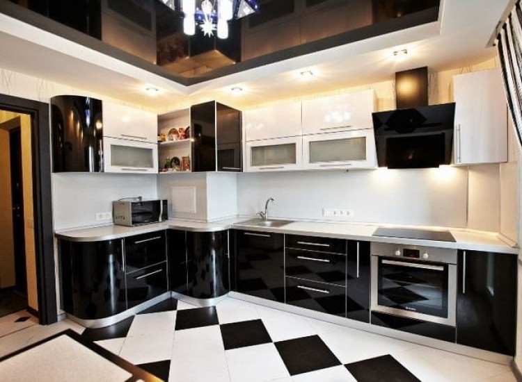 Кухня Иджерн с фасадами алюминиевая рамка